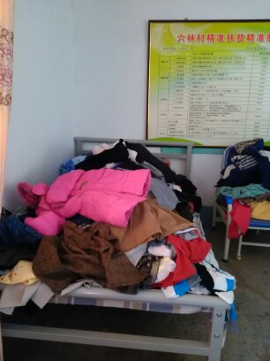 “妇女之家”开展慰问贫困户活动.jpg